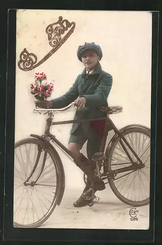 AK Junger Mann mit Fahrrad und einem Blumentopf