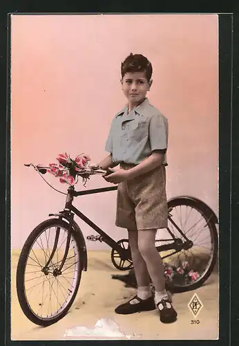 AK Kleiner Junge mit seinem Fahrrad
