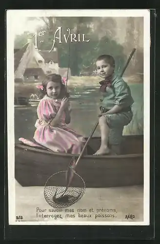 AK Kinder fangen im Ruderboot Fische mit dem Kescher, 1. April