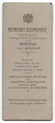 Fotografie H. Schmorrde, Herrnhut-Bernstadt, Portrait Knabe in festlicher Kleidung