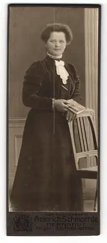 Fotografie Heinrich Schmorrde, Herrnhut, Portrait bürgerliche junge Dame