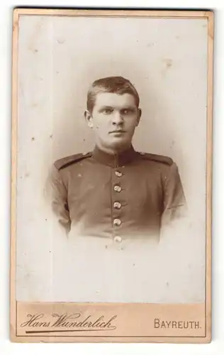 Fotografie Hans Wunderlich, Bayreuth, Portrait stattlicher junger Soldat in Uniform