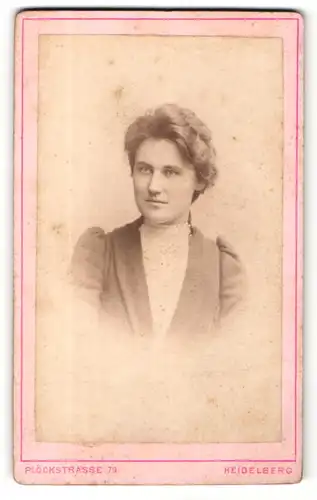 Fotografie Eduard Schultze, Heidelberg, Portrait wunderschöne junge Frau mit welligem Haar