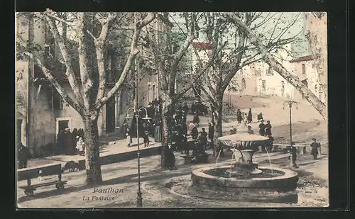 AK Paulhan, La Fontaine, Platzansicht mit Springbrunnen