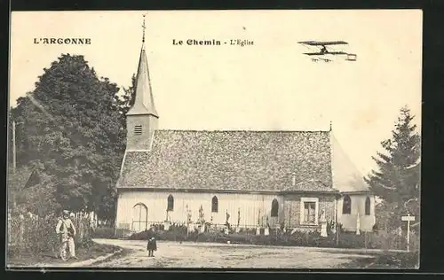 AK Le Chemin, L`Eglise, Flugzeug über der Kirche