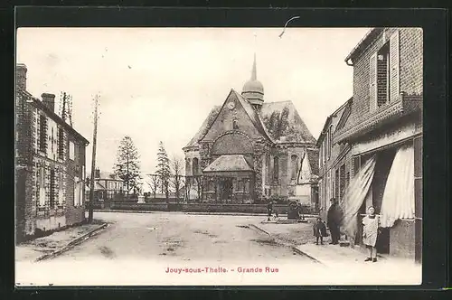 AK Jouy-sous-Thelle, Grande Rue, Blick auf Kirche von Strasse aus