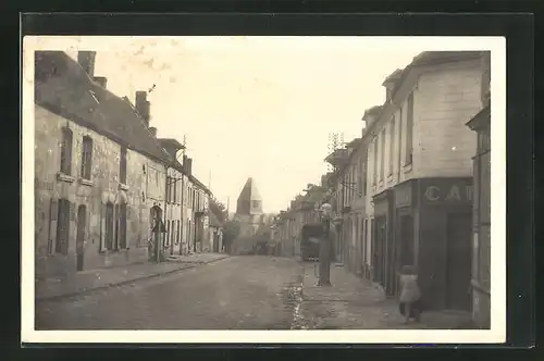 AK Gournay-sur-Aronde, La Rue de Paris