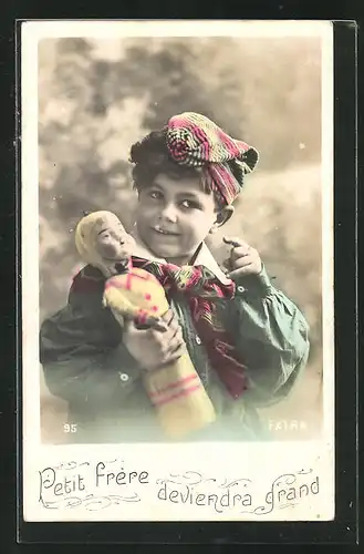 AK Knabe in Tracht mit Puppe
