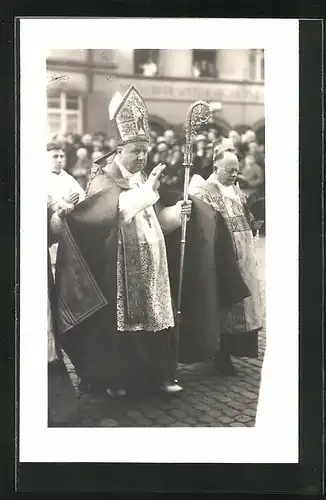 Foto-AK Bischof mit Stab beim Segensgruss