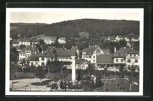 AK Lenzkirch / Schwarzw., Heldenhain und Häuserfassaden