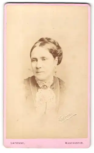 Fotografie Lafosse, Manchester, Portrait bürgerliche Dame mit Hochsteckfrisur