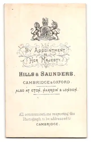 Fotografie Hills & Saunders, Cambridge, Portrait junger Mann im Anzug mit Krawatte