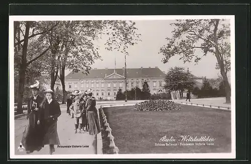 AK Berlin, Weltstadtleben, Prinzessin Victoria Luise vor Schloss Bellevue