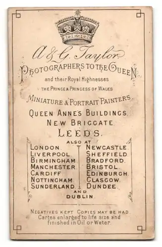 Fotografie A. & G. Taylor, Leeds, Portrait älterer Herr mit zurückgekämmtem Haar