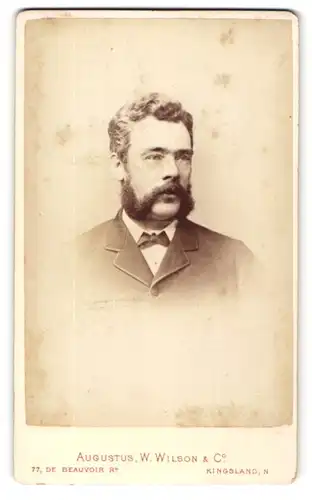 Fotografie Augustus W. Wilson & Co., Kingsland, Portrait Herr mit Backen- und Oberlippenbart