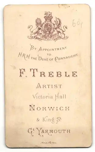 Fotografie F. Treble, Norwich, Portrait Dame mit zeitgenöss. Frisur