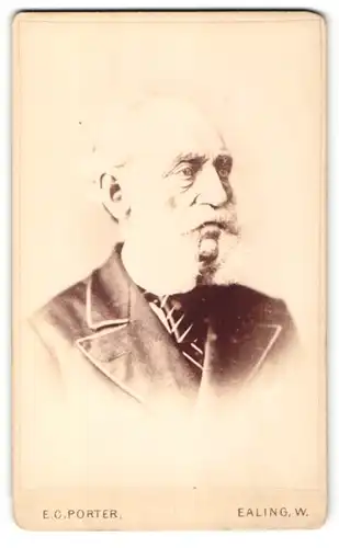 Fotografie E. C. Porter, Ealing W., Portrait Mann mit Schnurrbart