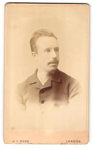 Fotografie H. T. Reed, London, Mann mit Ziegenbart