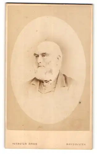 Fotografie Webster Bros., Bayswater, Portrait kahlköpfiger Mann mit Vollbart im Jacket