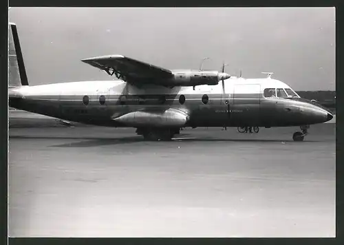 Fotografie Flugzeug, Hochdecker Propellermaschine auf dem Flughafen Köln-Bonn