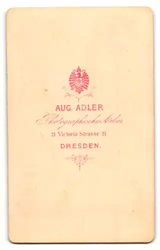 Fotografie Aug. Adler, Dresden, Portrait bürgerlicher Herr im Anzug mit Schnauzbart und Einstecktuch