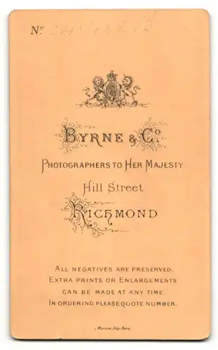 Fotografie Byrne & Co, Richmond, Portrait älterer Herr mit Zwicker und Krawatte