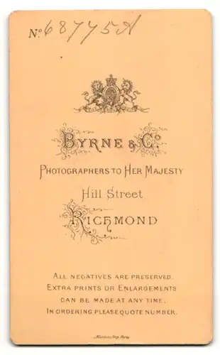 Fotografie Byrne & Co, Richmond, Portrait eleganter Herr mit Vollbart