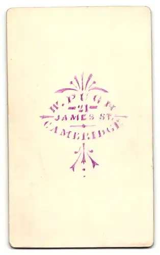 Fotografie W. Pugh, Cambridge, Mann mit Seitenscheitel Im Anzug mit Krawatte