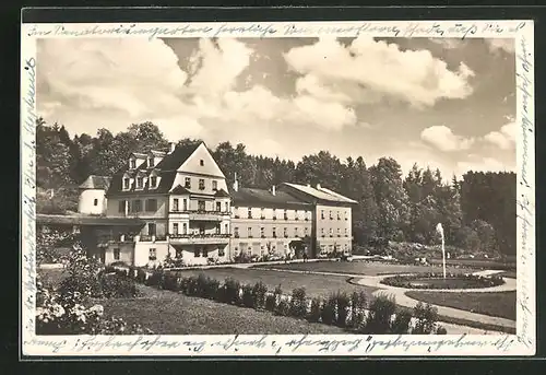AK Wartenberg / Obb., Sanatorium von Dr. Hans Selmair mit Garten