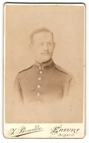 Fotografie J. Benade, Erfurt, Portrait Soldat in Uniform mit Zwirbelbart