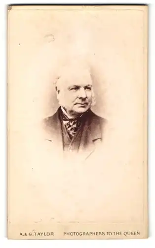 Fotografie A. & G. Taylor, London, Portrait älterer Herr mit Favoris