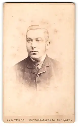 Fotografie A. & G. Taylor, London, Portrait Herr mit Favoris