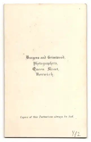 Fotografie Burgess & Grimwood, Norwich, Portrait bürgerlicher Herr in modischer Kleidung mit Bart