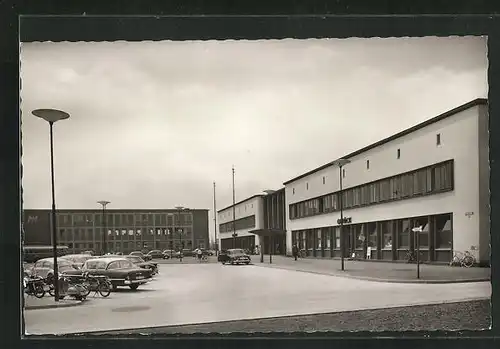 AK Homburg / Saar, Autoparkplatz am Bahnhof