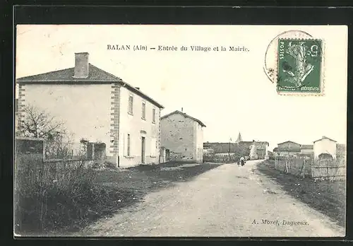 AK Balan, Entree du Village et la Mairie