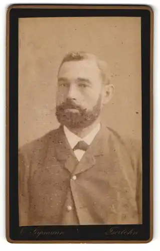 Fotografie O. Siepmann, Iserlohn, Portrait Herr mit Vollbart