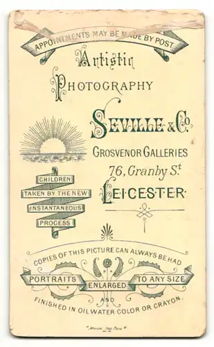 Fotografie Seville & Co., Leicester, Portrait bürgerliche Dame mit zurückgebundenem Haar