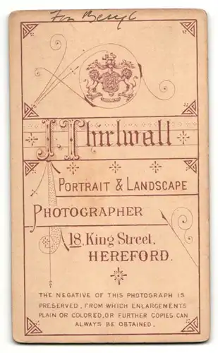 Fotografie J. Thirlwall, Hereford, Junge mit kurzen Haaren