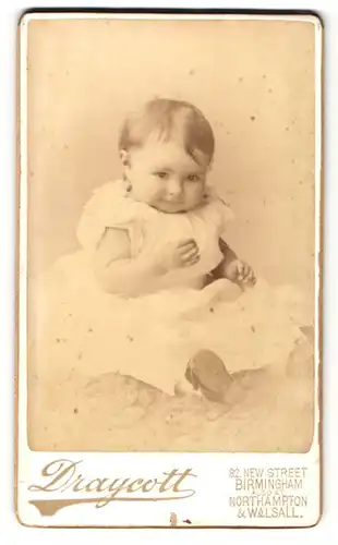 Fotografie Draycott, Birmingham, Portrait niedliches Baby mit Pausbacken