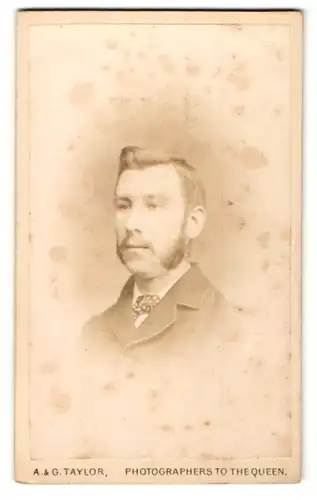 Fotografie A. & G. Taylor, Hanley, Portrait eleganter junger Herr mit Backenbart