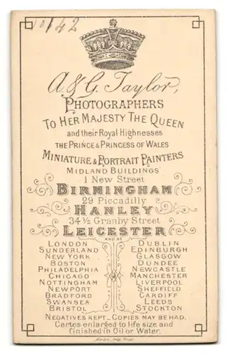 Fotografie A. & G. Taylor, Hanley, Portrait e ältere Dame in edler Bluse