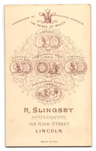 Fotografie R. Slingsby, Lincoln, Portrait älterer Geistlicher mit Backenbart