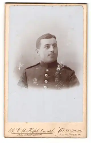 Fotografie A. Otto, Altenburg, Junger Soldat in Uniform mit Oberlippenbart