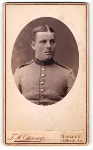 Fotografie F. X. Ostermayr, München, Portrait Soldat in Uniform