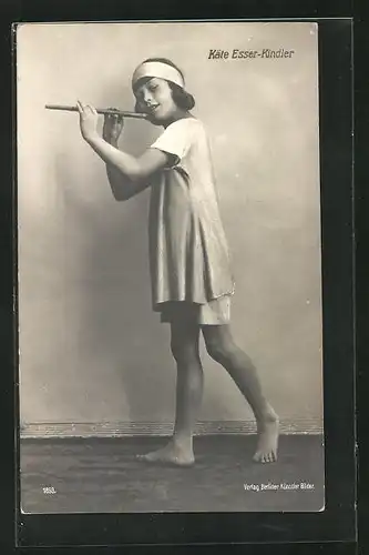 AK Käthe Esser-Kindler, Portrait mit Flöte