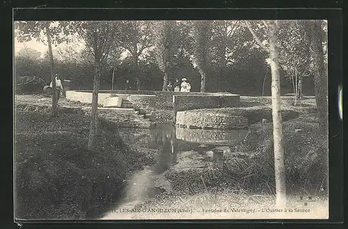 AK Les-Aix-d'Angillon, Fontaine de Valentigny, l'Qualier a sa Source