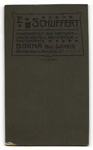 Fotografie E. Schuffert, Borna, Portrait bürgerlicher Herr im eleganten Anzug mit Schnurrbart