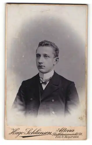 Fotografie Hugo Schlünsen, Hamburg-Altona, Portrait Bursche mit modsicher Frisur