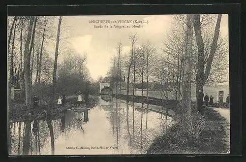 AK Berchères-sur-Vesgre, Bords de la Vesgre, au Moulin