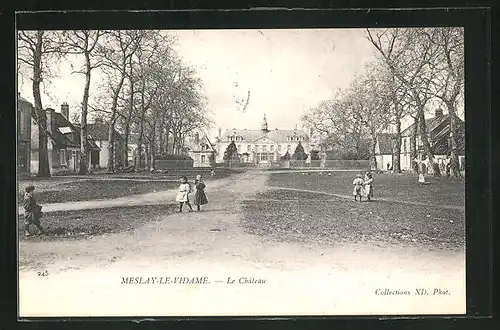 AK Meslay-le-Vidame, Le Château, Blick nach dem Schloss